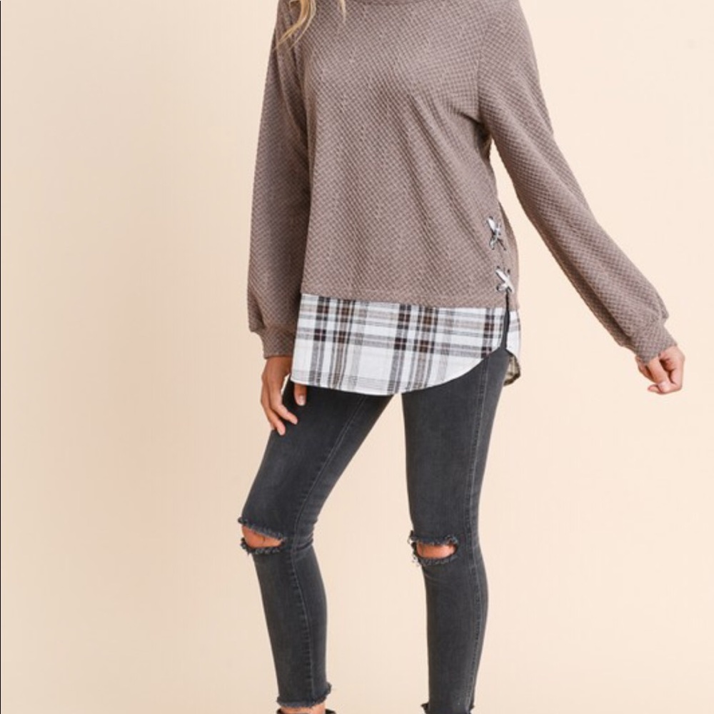 Doe & Rae Side Bottom Tie Knit Sweater